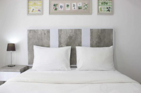 Modern Look Studio Apartment at Grand Asia Afrika By Travelio